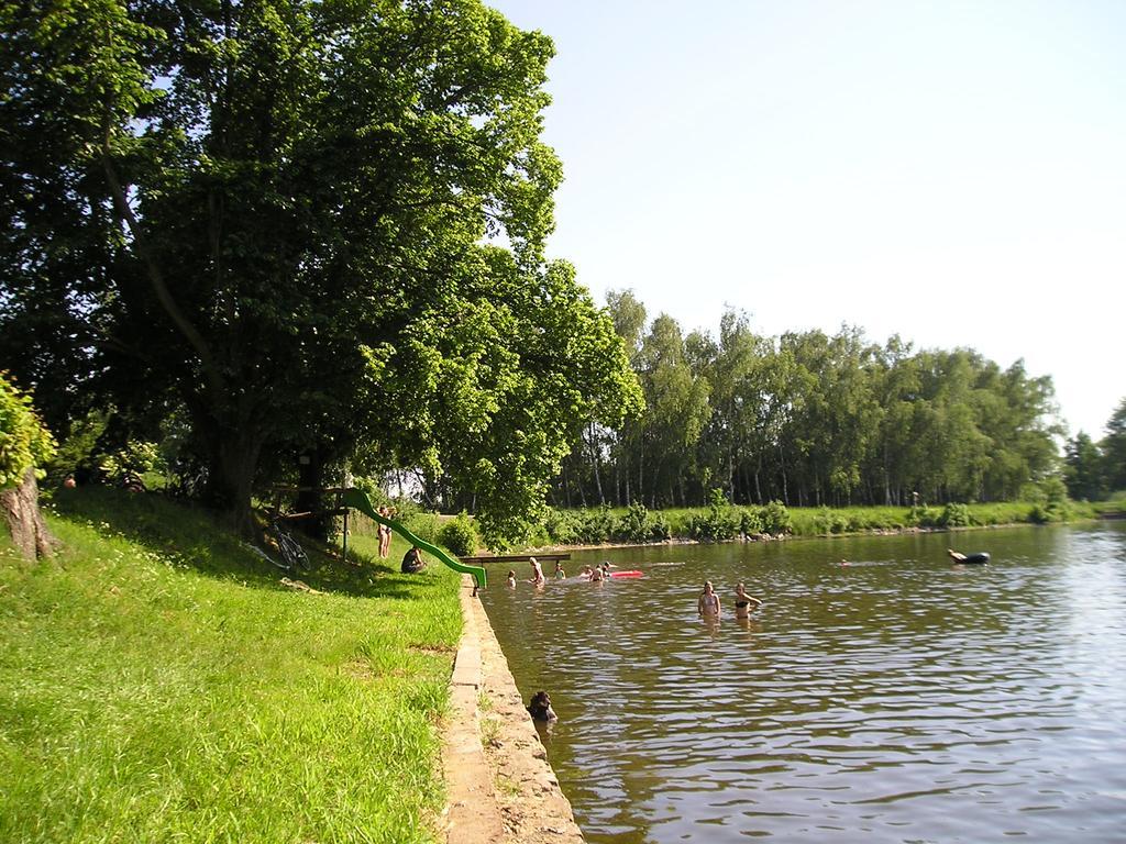 Camp Telc - U Rostenky Hotel Exterior foto